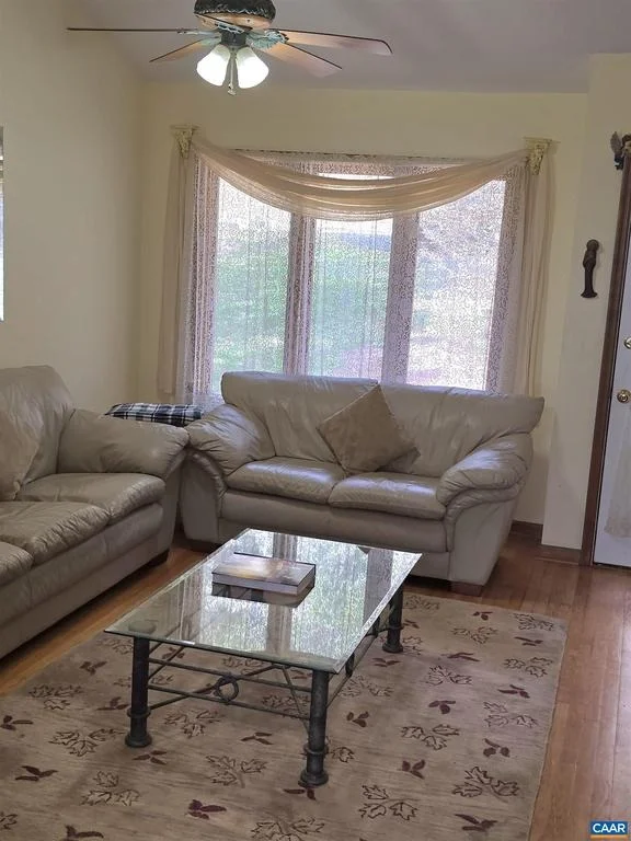 Photo of 798 JEFFERSON DR