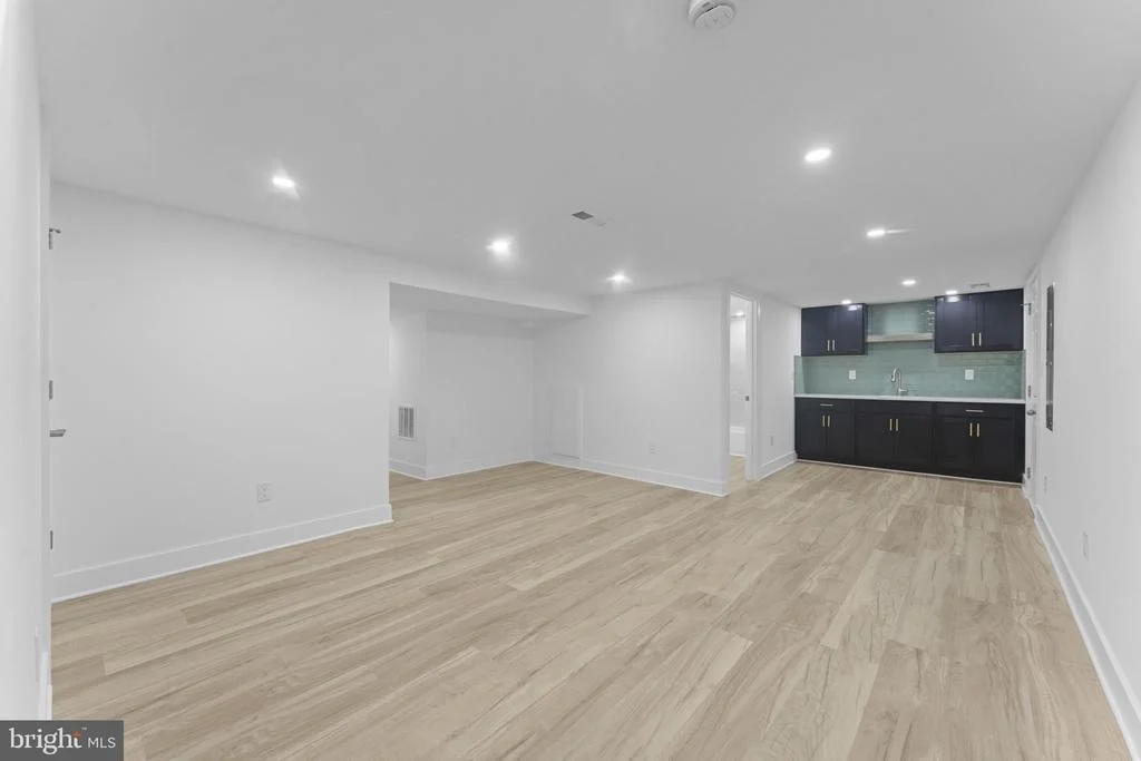 Photo of 305 WINE STREET