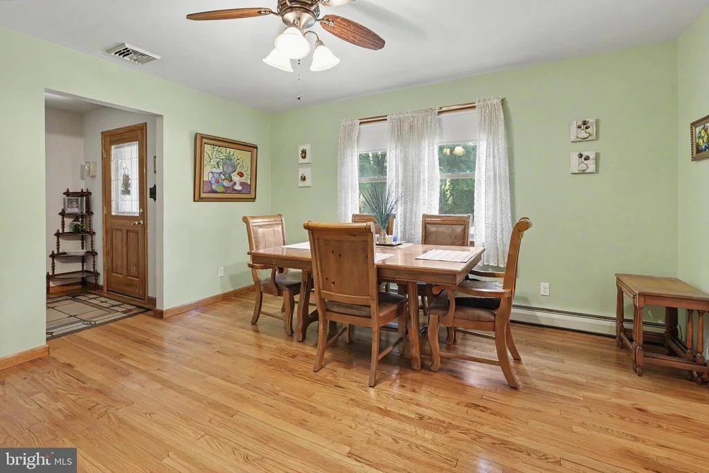 Photo of 2048 BUSTLETON ROAD