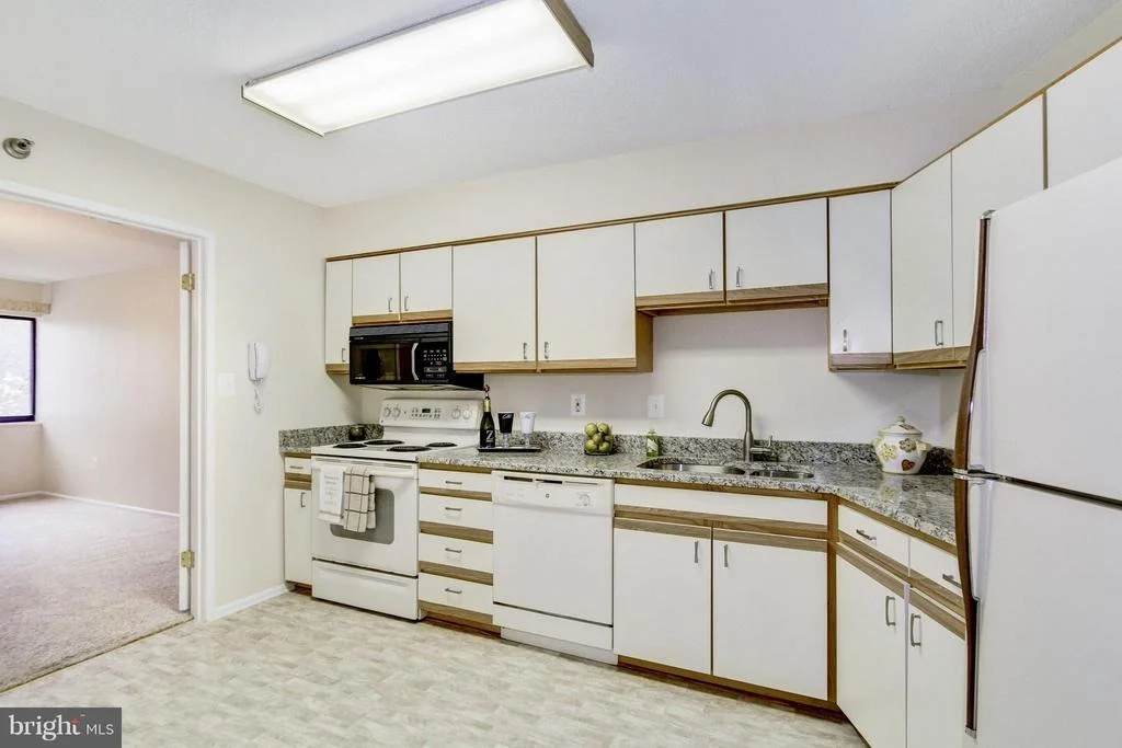 Photo of Unit 3504 at 15115 INTERLACHEN DRIVE