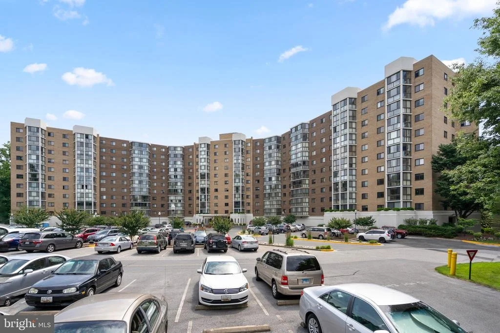 Photo of Unit 102 at 15100 INTERLACHEN DRIVE
