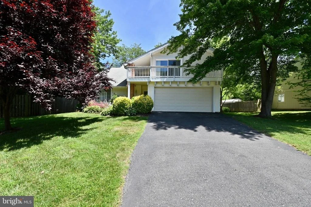 Photo of 8634 RESECA LANE