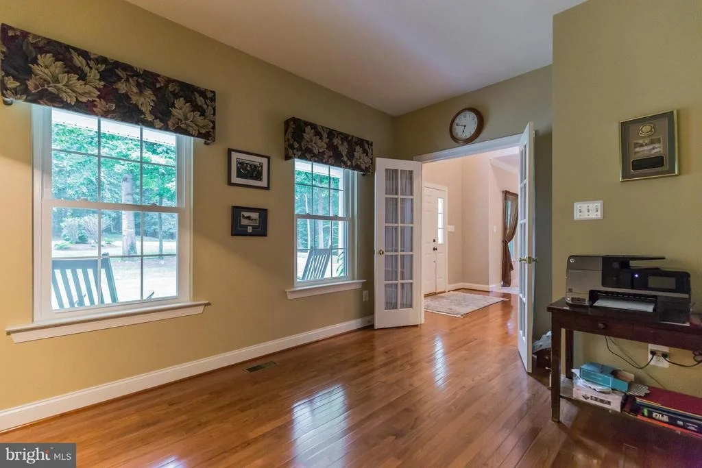 Photo of 325 SPLIT OAK LANE