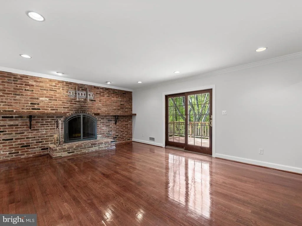 Photo of 3713 QUEEN MARY DRIVE