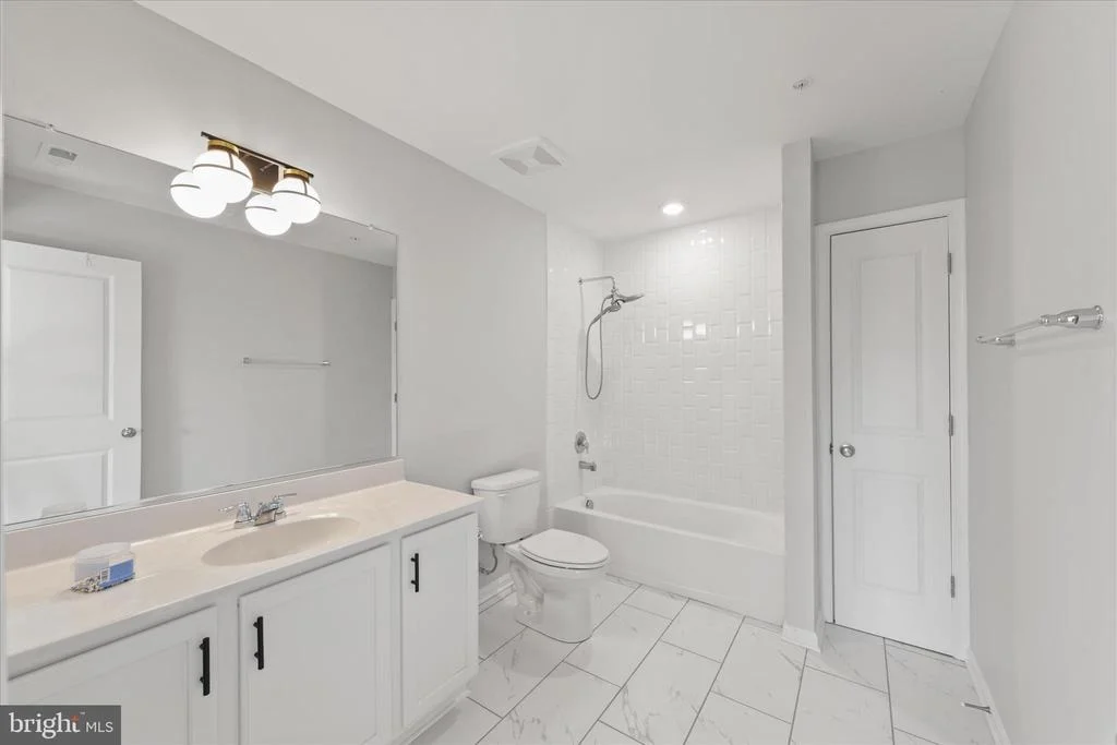 Photo of 5559 TRAFALGAR CIRCLE