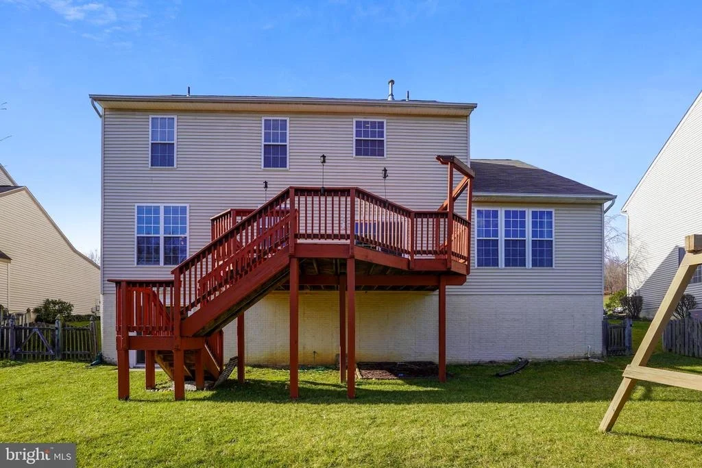 Photo of 2240 W GREENLEAF DRIVE