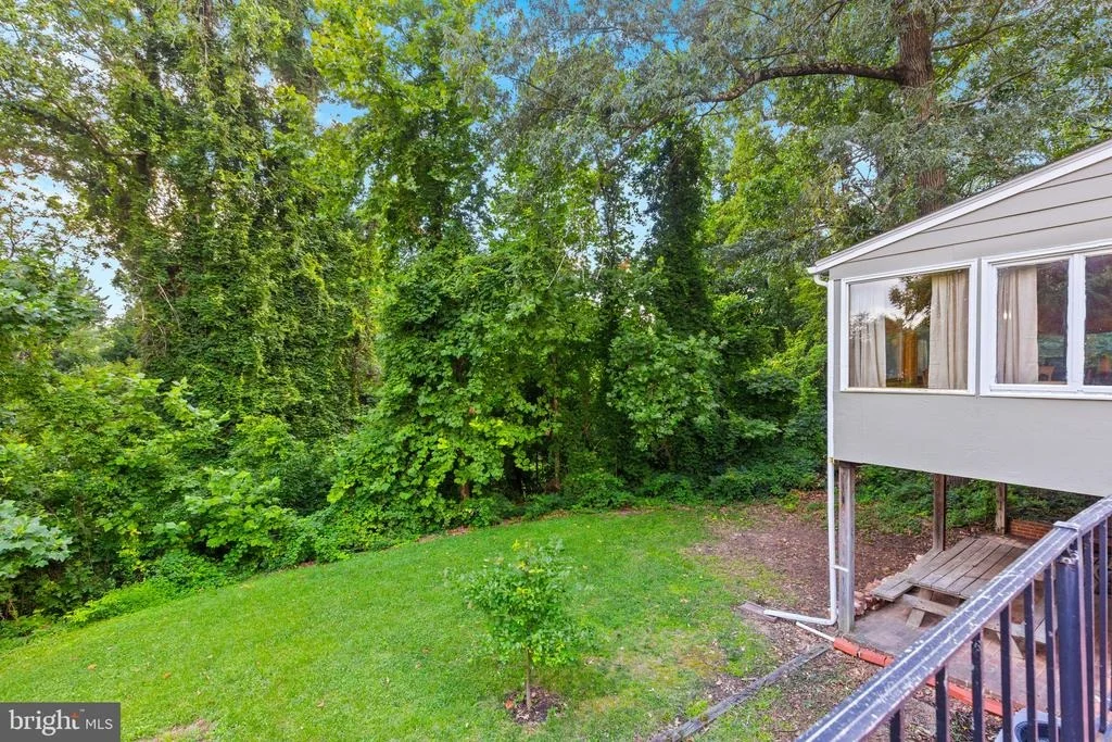 Photo of 5718 LEAF LANE