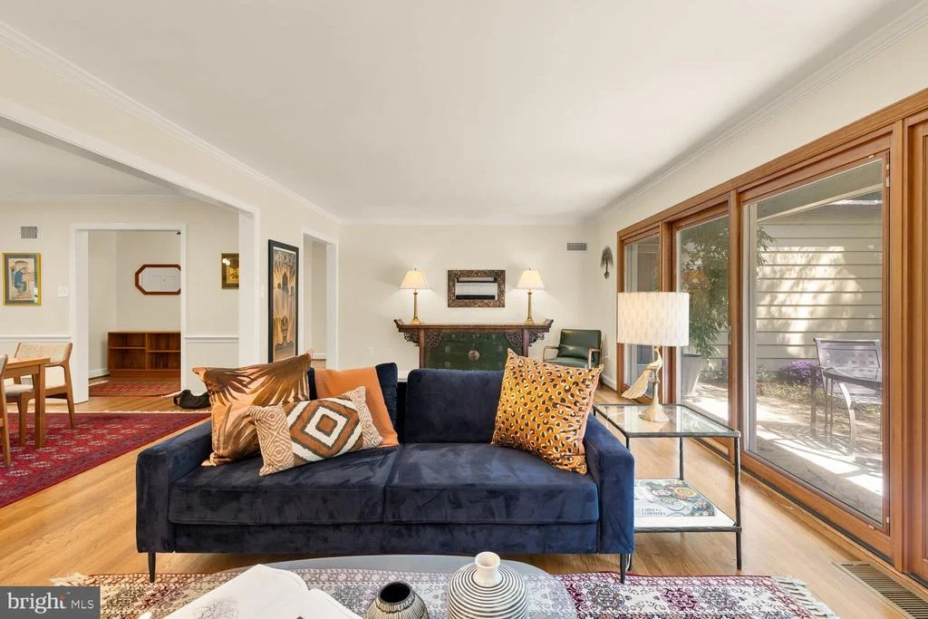 Photo of 5810 OVERLEA ROAD
