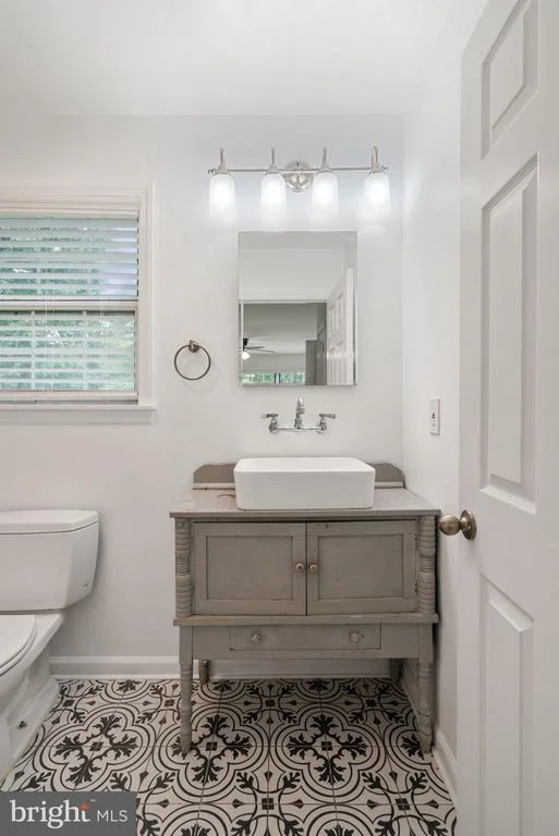 Photo of 2309 MAPLEWOOD DRIVE