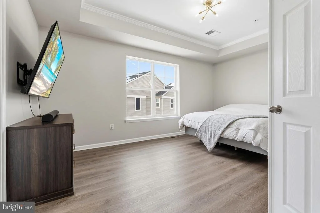 Photo of 5902 FORUM SQUARE