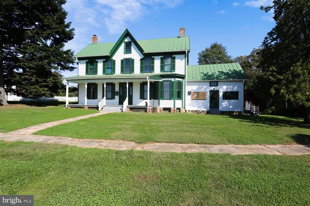 Photo of 205 TULIP DRIVE