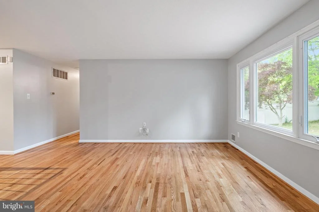 Photo of 970 HIGHPOINT DRIVE