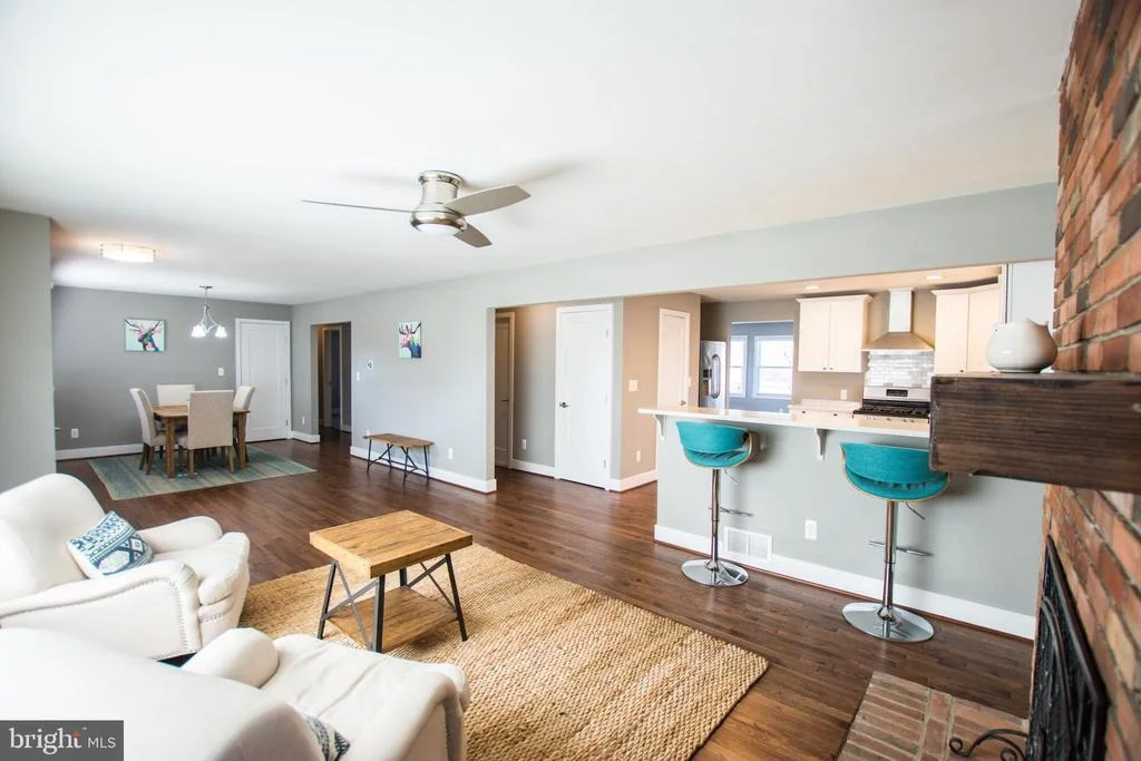 Photo of 704 W MAPLE ROAD