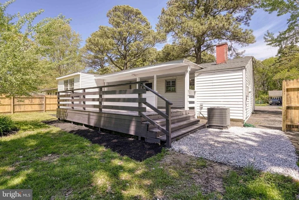 Photo of 10 BAY VIEW AVENUE