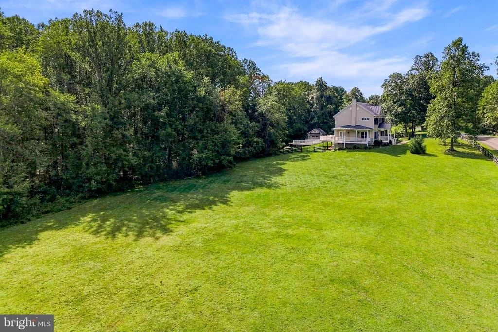 Photo of 7135 LEEDS MANOR ROAD