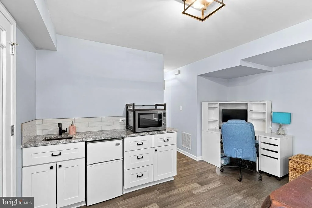 Photo of 945 DEVONSHIRE CIRCLE