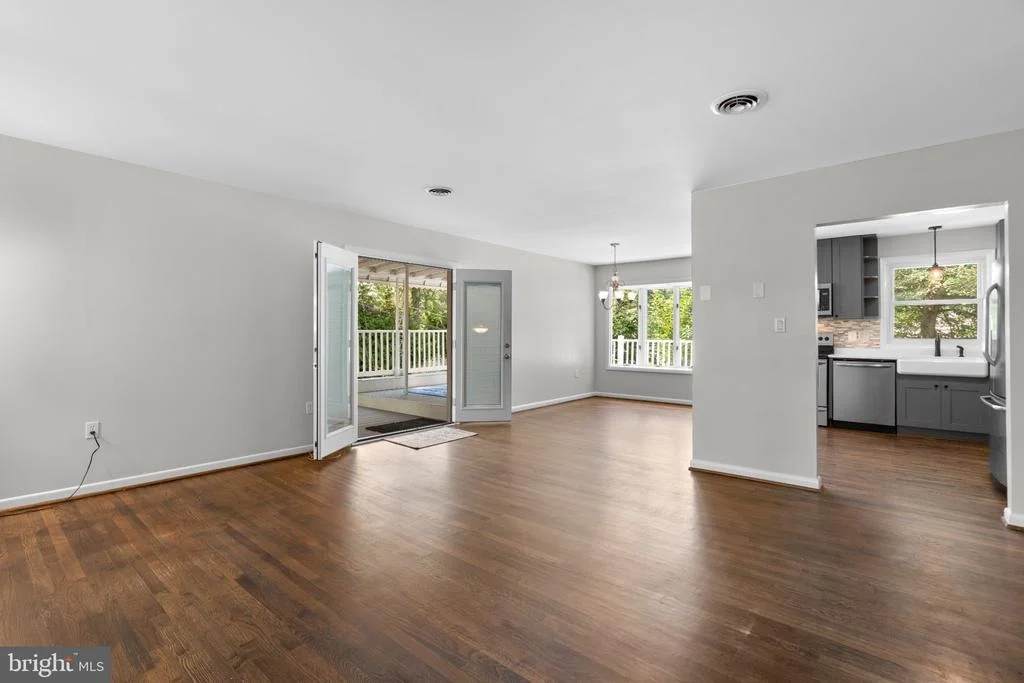 Photo of 809 HOLLYWOOD BOULEVARD