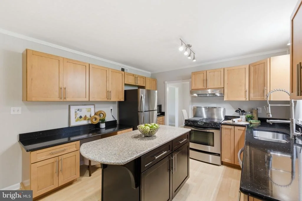 Photo of 7338 STUART CIRCLE