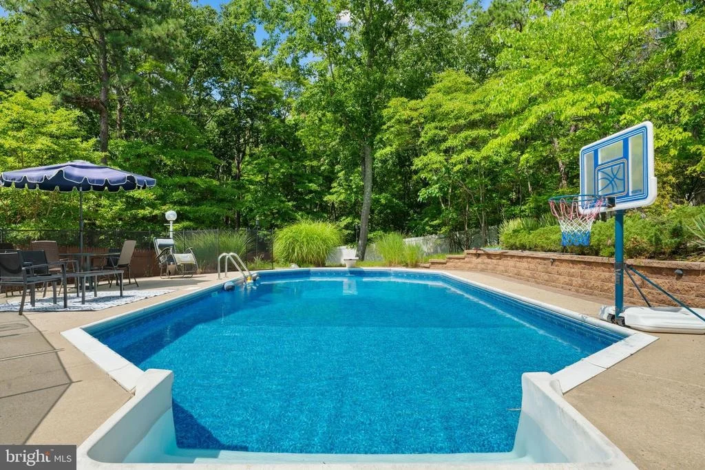 Photo of 10 SILVER HILL LANE