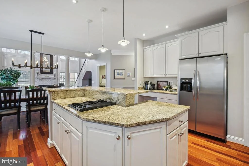 Photo of 10 MAPLECREST COURT