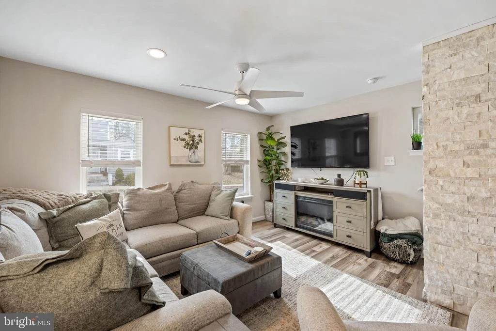 Photo of 215 BOULEVARD AVENUE