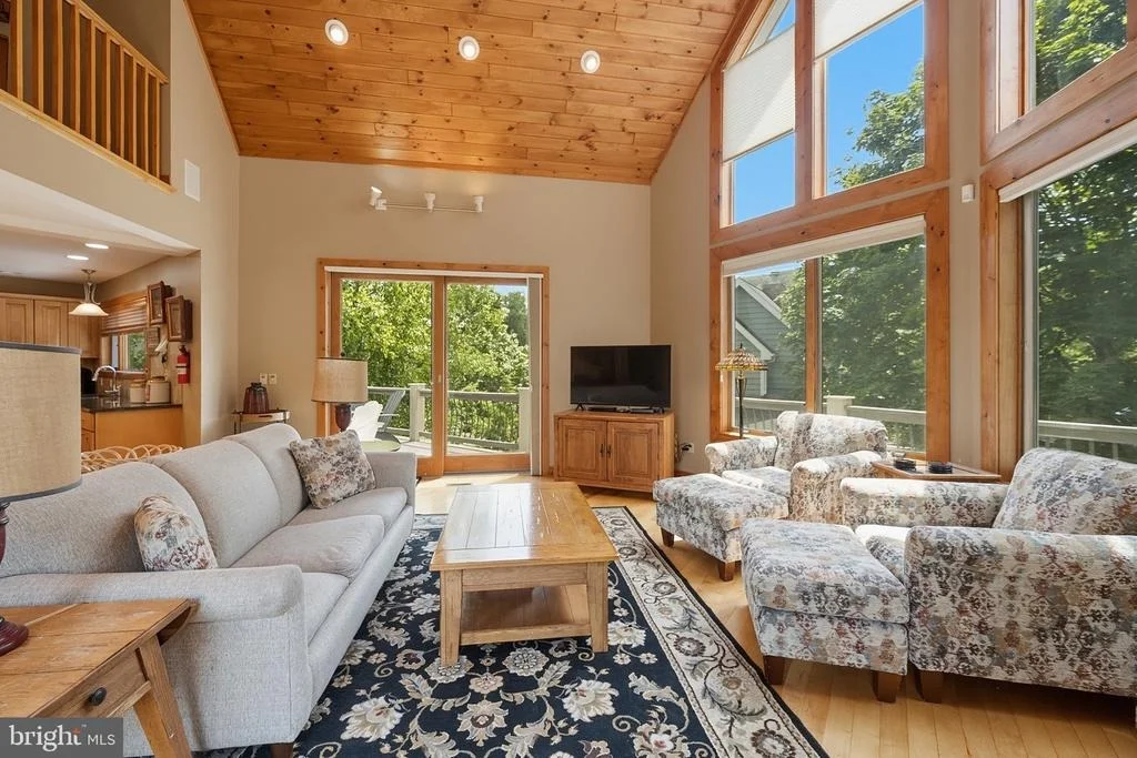 Photo of 250 LAKE POINTE DRIVE