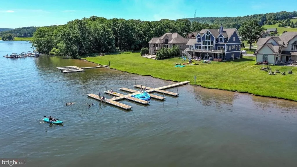 Photo of 342 LAKEFRONT LINKS DRIVE