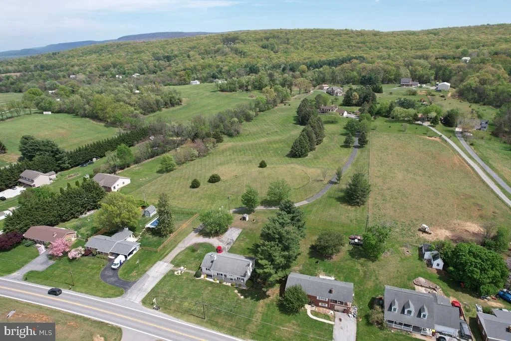 Photo of 8001 MAPLEVILLE ROAD