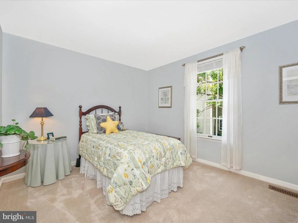 Photo of 2301 FORT WILLIAM DRIVE