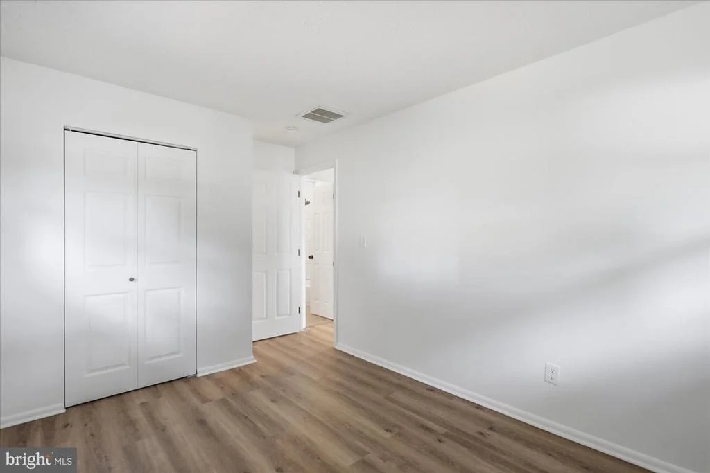 Photo of 1405 OUTER DRIVE