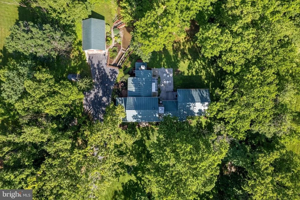 Photo of 6517 KABLETOWN ROAD