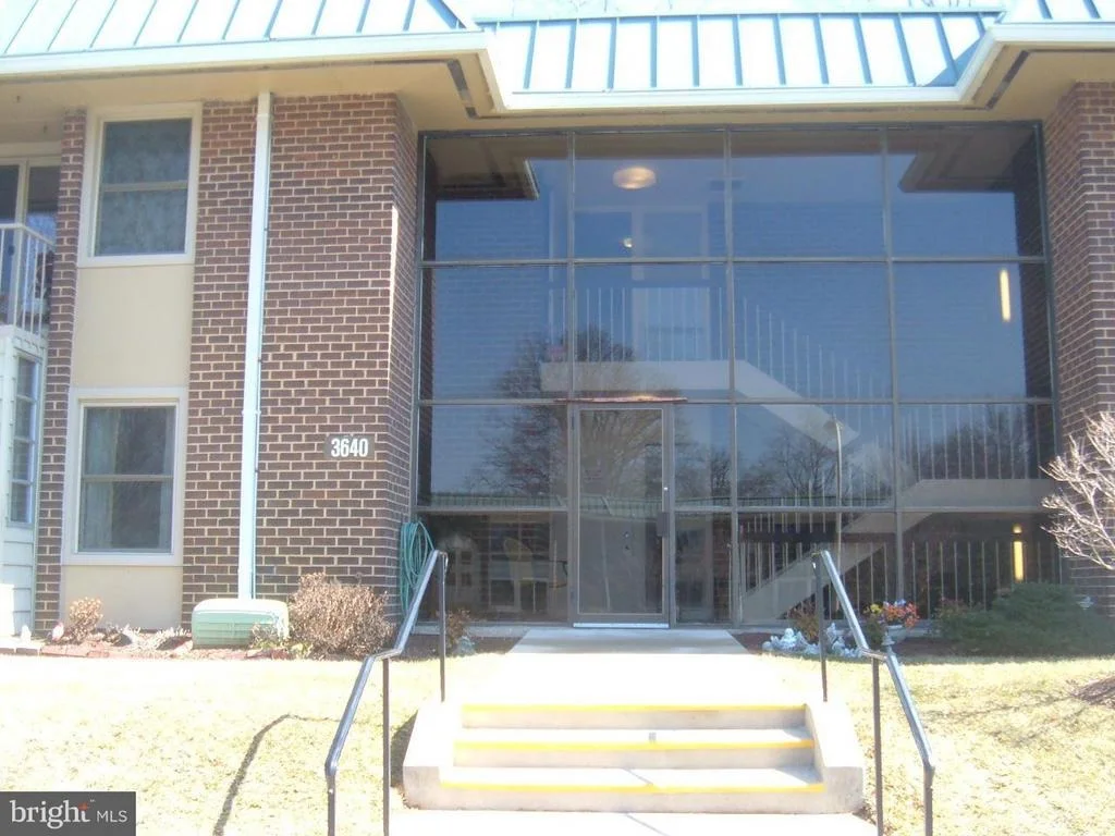 Photo of Unit 102D at 3640 GLENEAGLES DRIVE