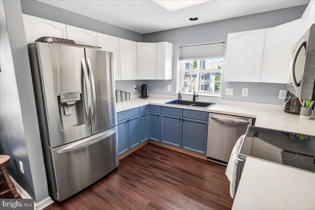 Photo of Unit 33B at 593 CAWLEY DRIVE