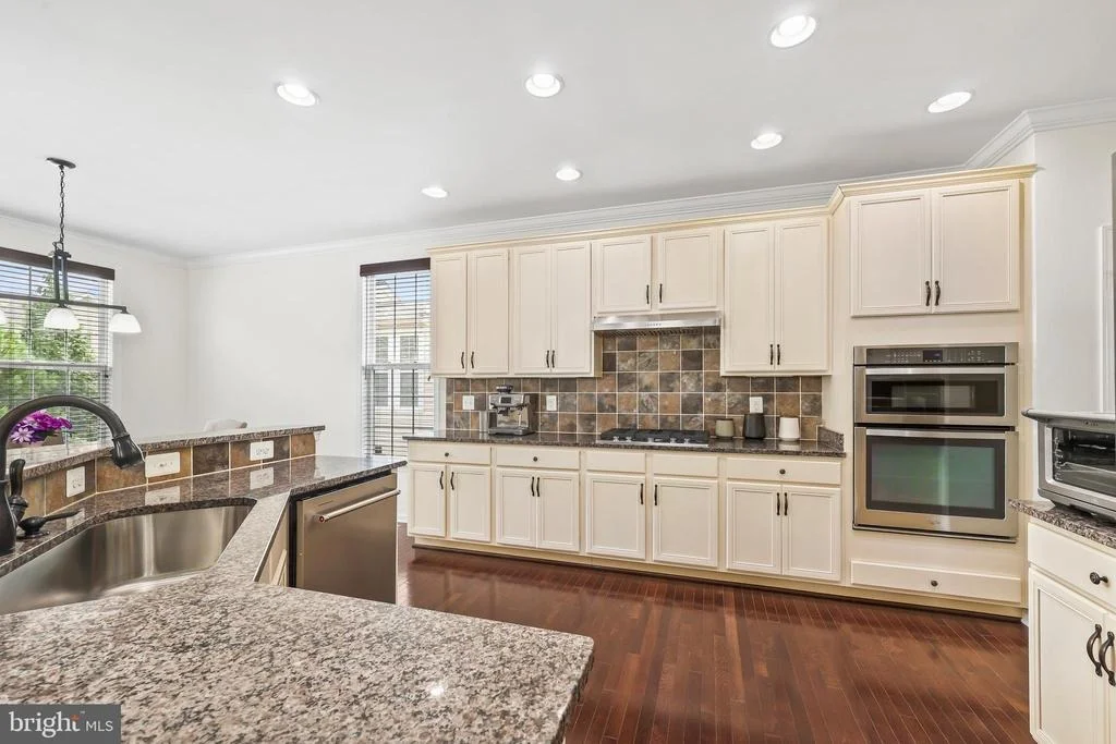 Photo of 43245 BARNSTEAD DRIVE