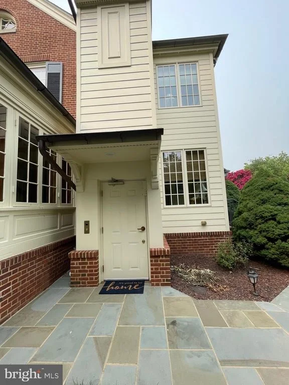 Photo of 310 UPPER COLLEGE TERRACE