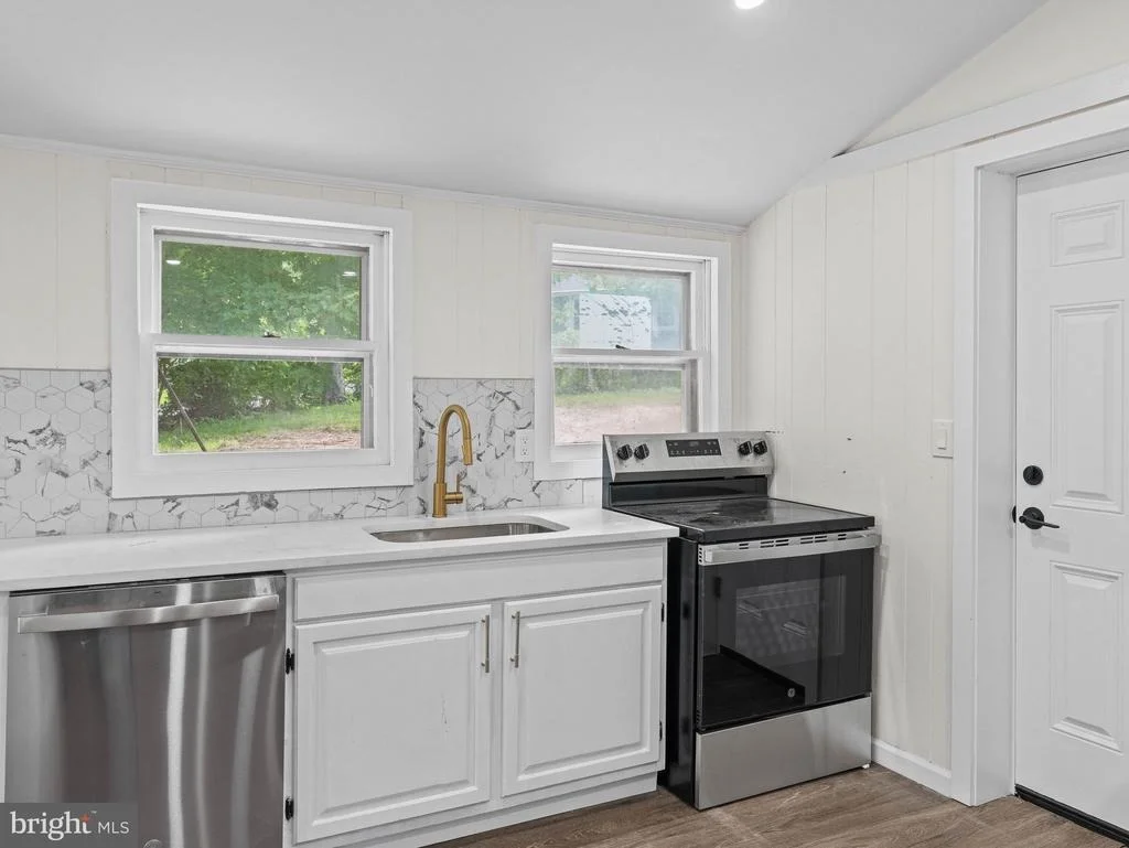 Photo of 215 ERIAL ROAD
