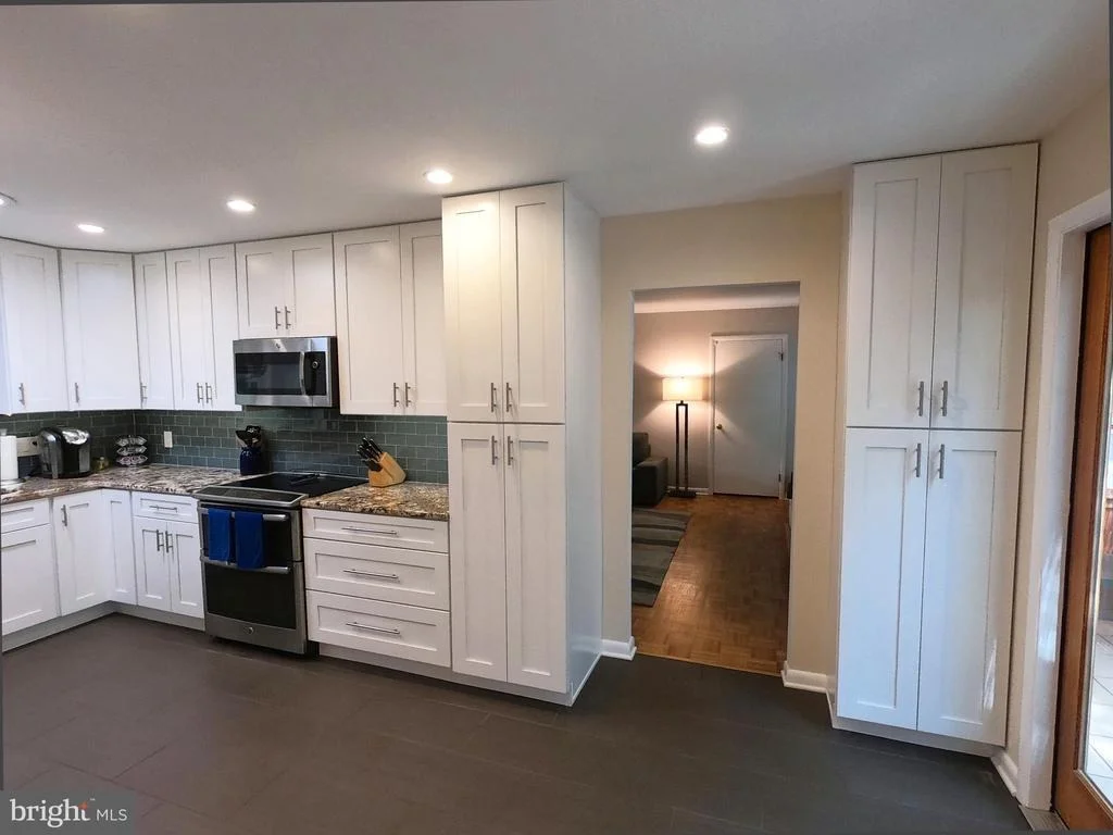 Photo of 14001 BETHPAGE LANE