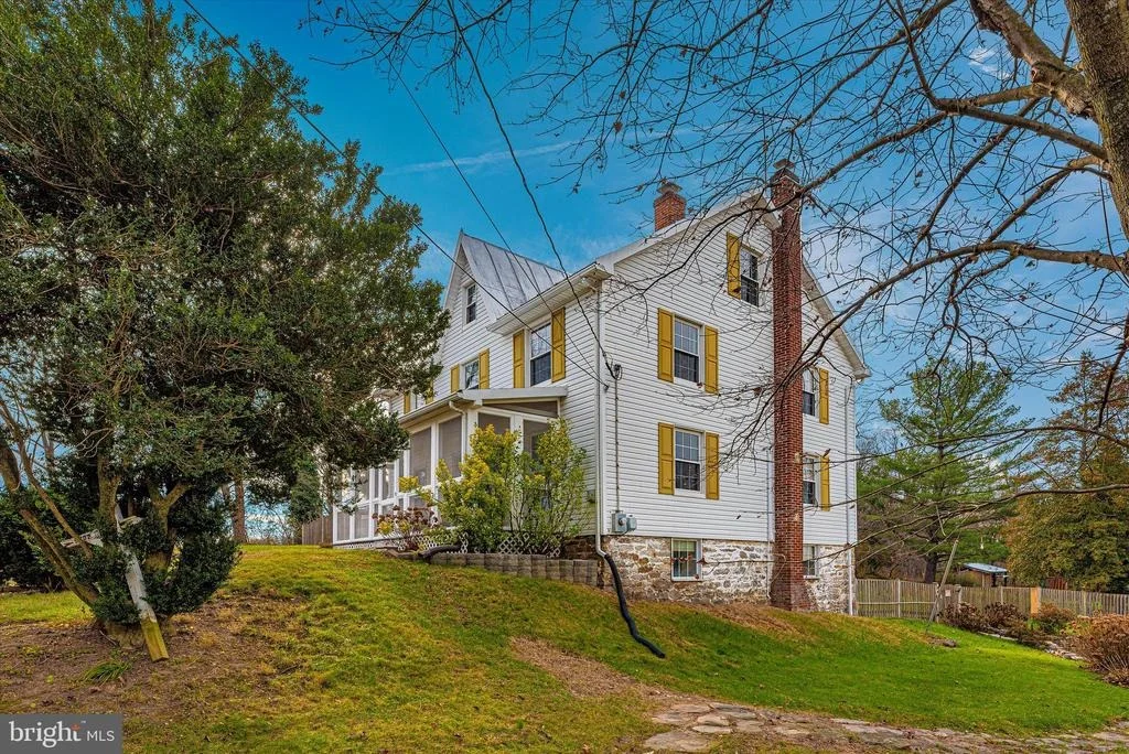 Photo of 9002 WALNUT STREET