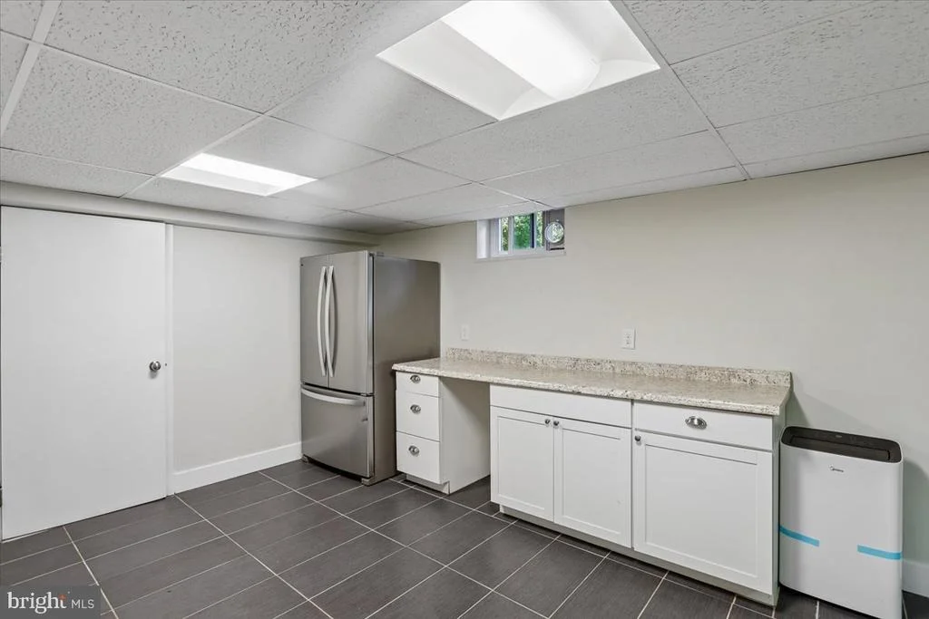 Photo of 833 MEADOW ROAD