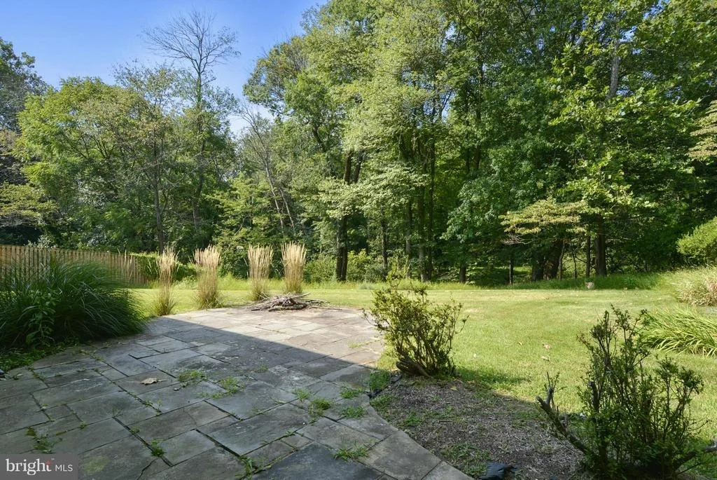 Photo of 525 WHITINGHAM DRIVE