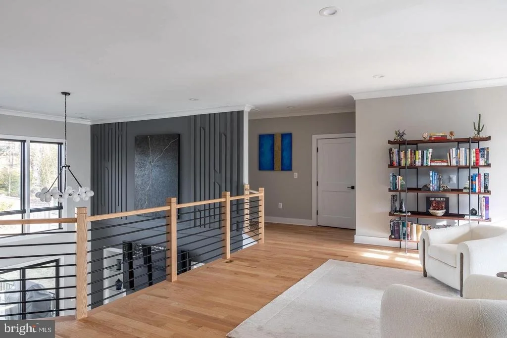 Photo of 6884 CHURCHILL ROAD
