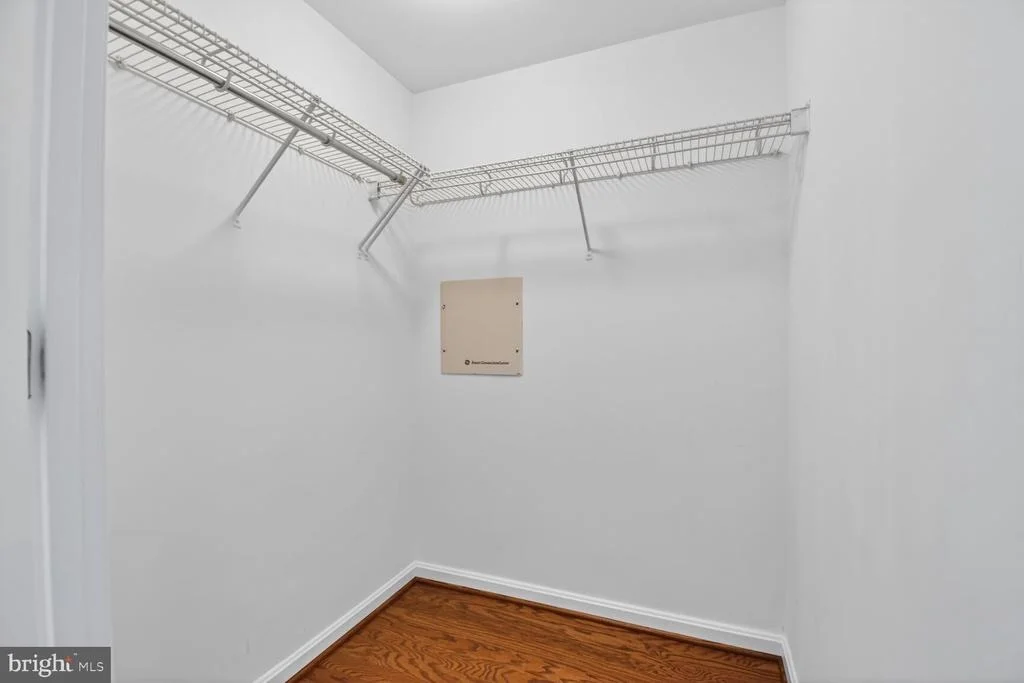 Photo of Unit 405 at 930 WAYNE AVENUE