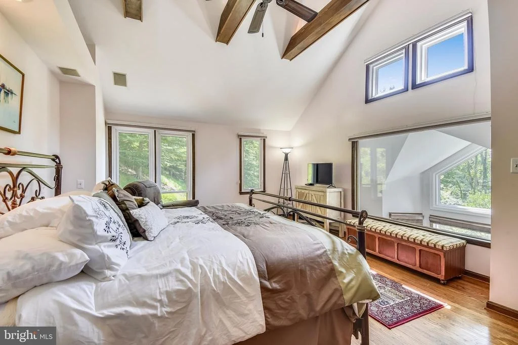 Photo of 9919 MACARTHUR BOULEVARD