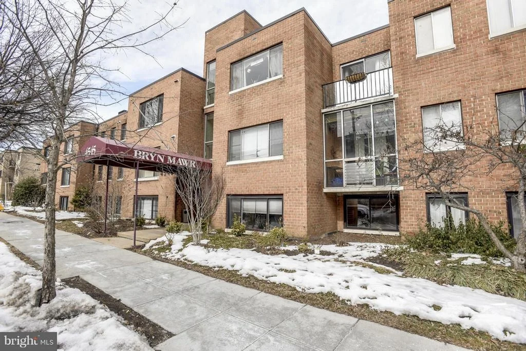 Photo of Unit G7 at 4545 MACARTHUR BOULEVARD NW