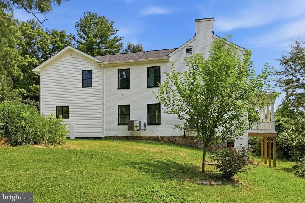 Photo of 11523 HANDBOARD ROAD
