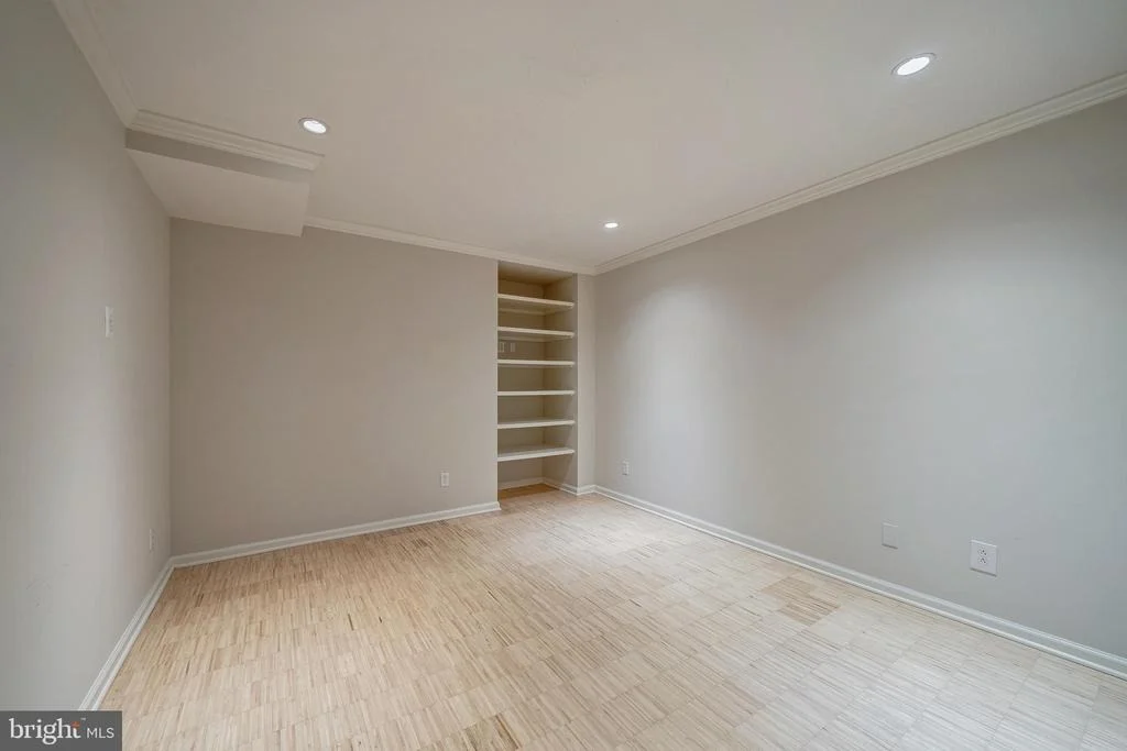 Photo of 6202 NETHERCOMBE COURT