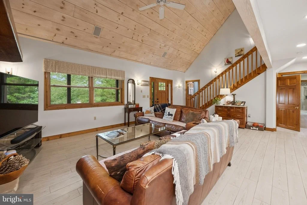 Photo of 607 PIN OAK CIRCLE