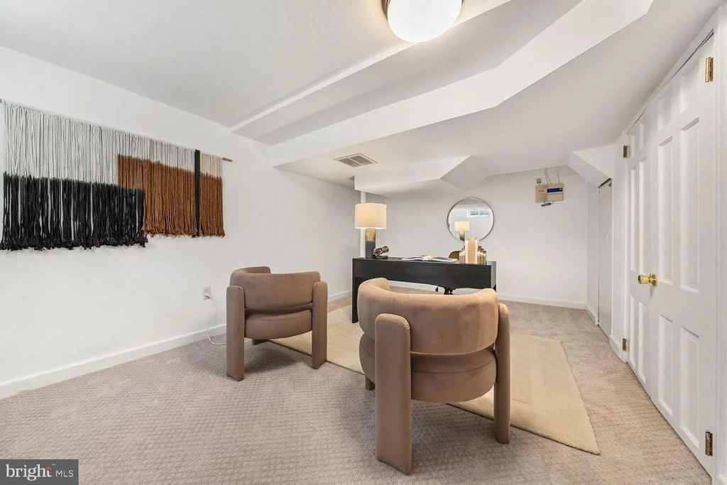 Photo of 2305 PEGGY LANE