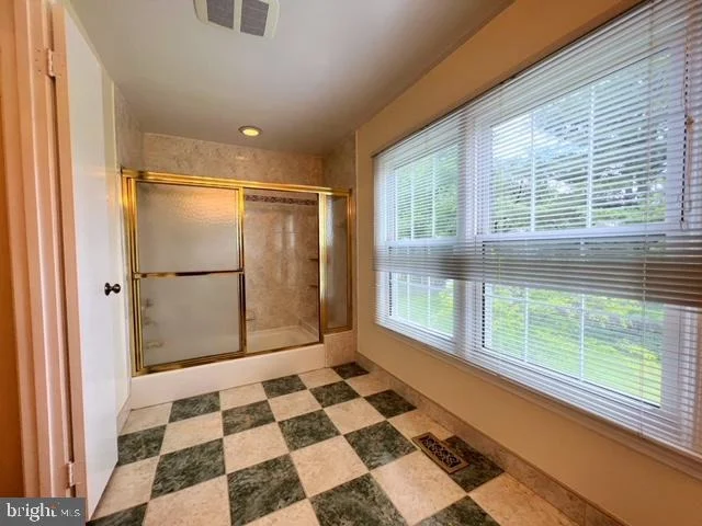 Photo of 212 FARMGATE LANE