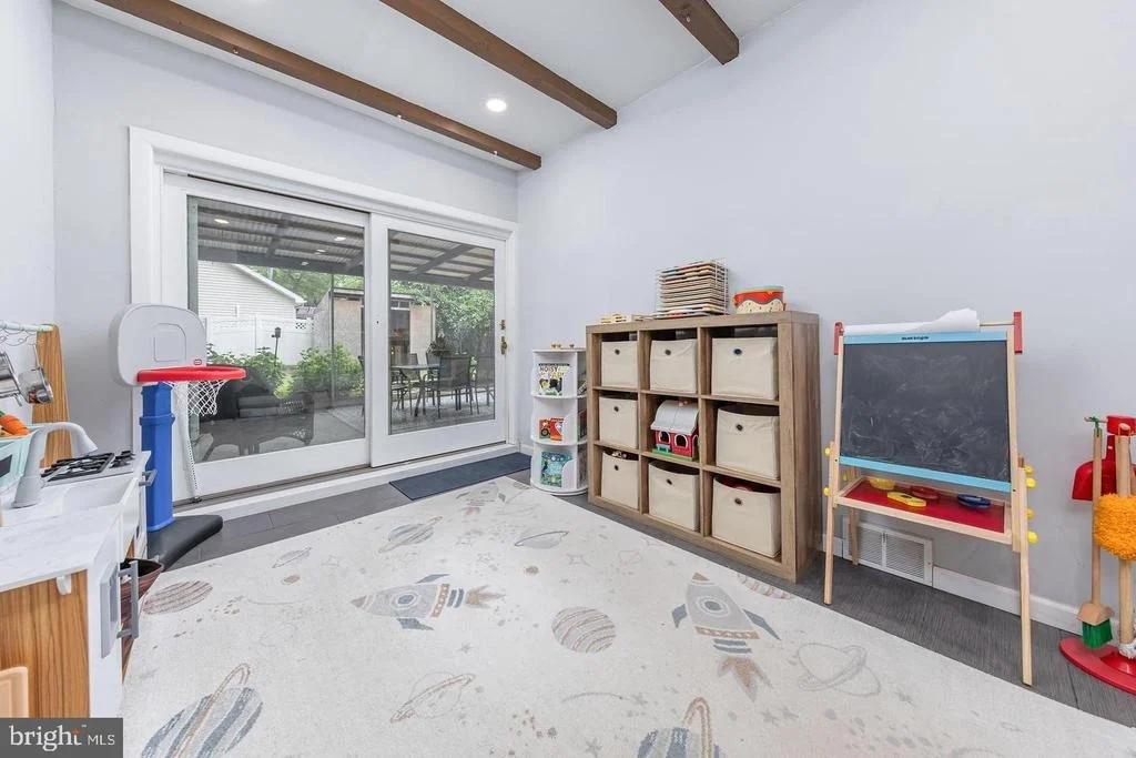 Photo of 415 LAKE AVENUE